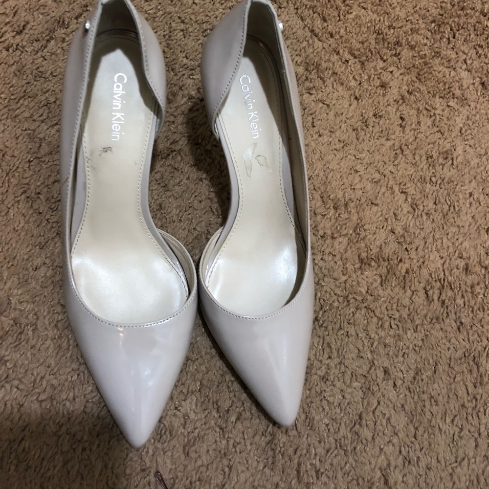 Calvin Klein pump heel